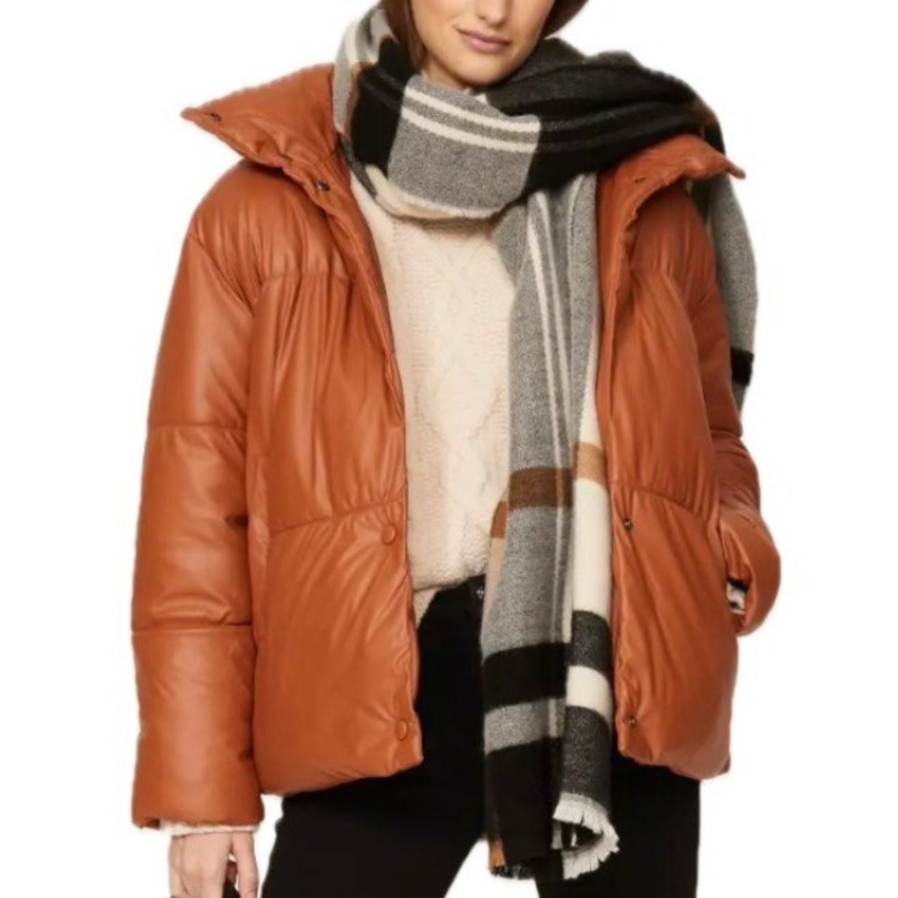 NWT. NVLT. Faux Leather Puffer Jacket. Women's Size Medium.
